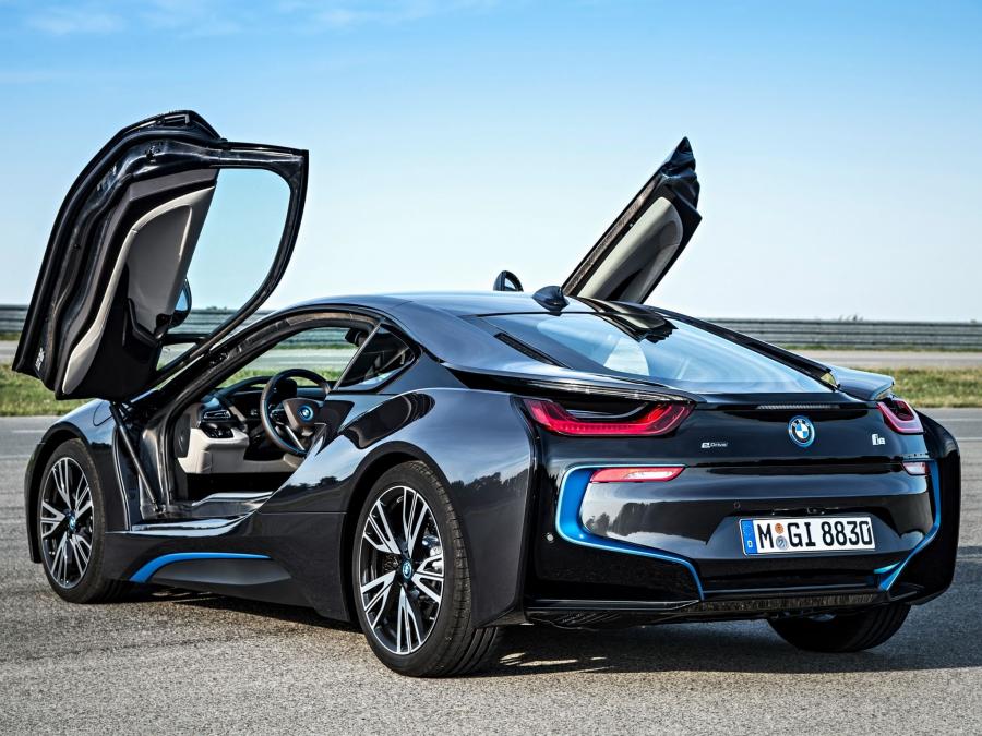  BMW i8 2014 года  (фото 1 из 180)